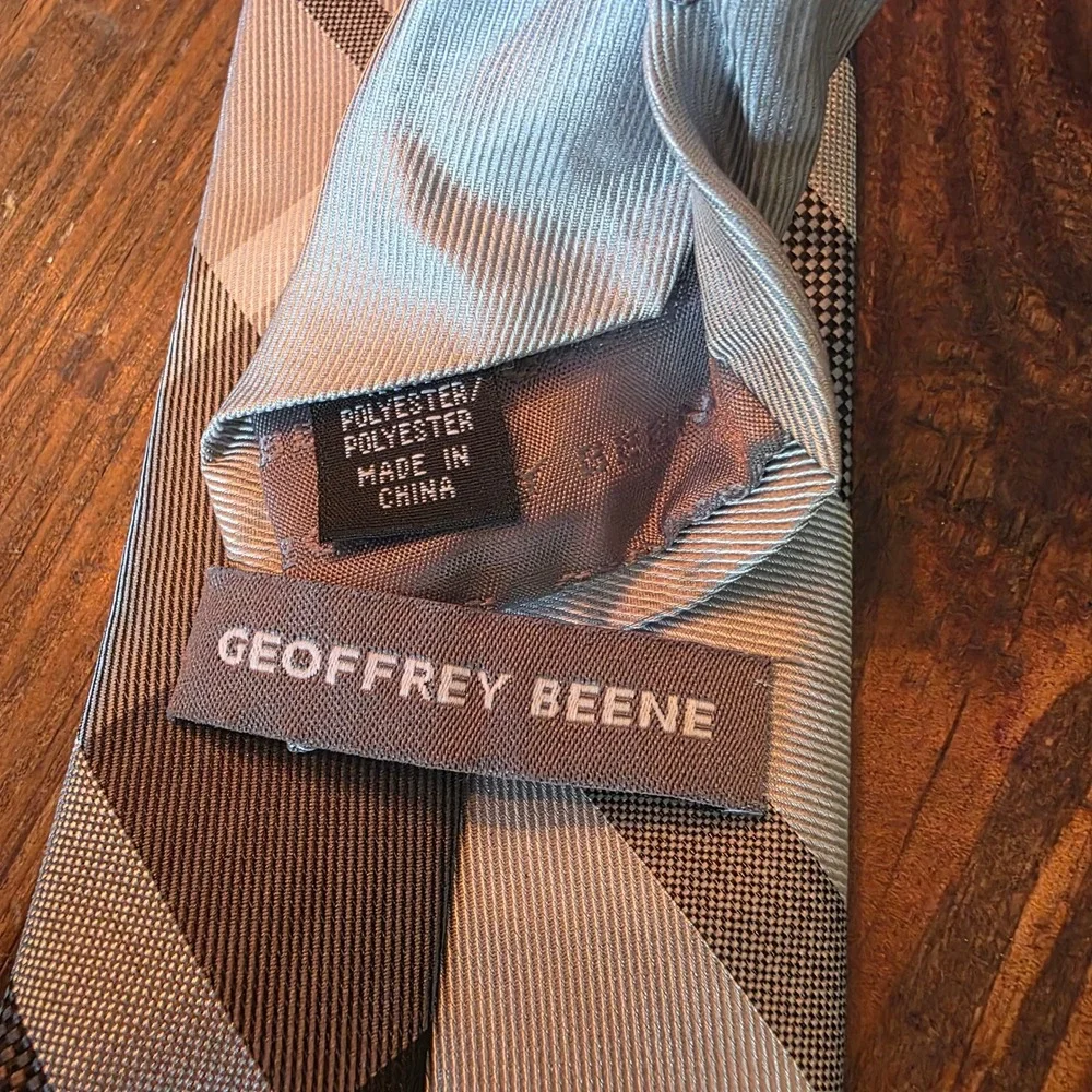 Geoffrey Beene slim greyscale check tie necktie